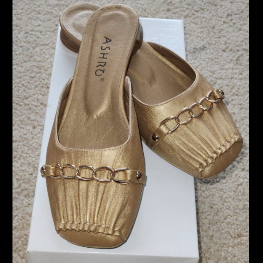 Gold Vintage Ashro Pleated Slip On Flats Size 8W